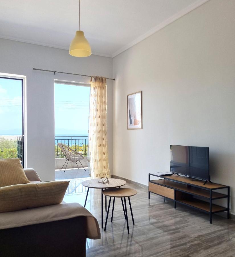 Almyros Aktis Seaview Apartment Kalamata Exterior photo