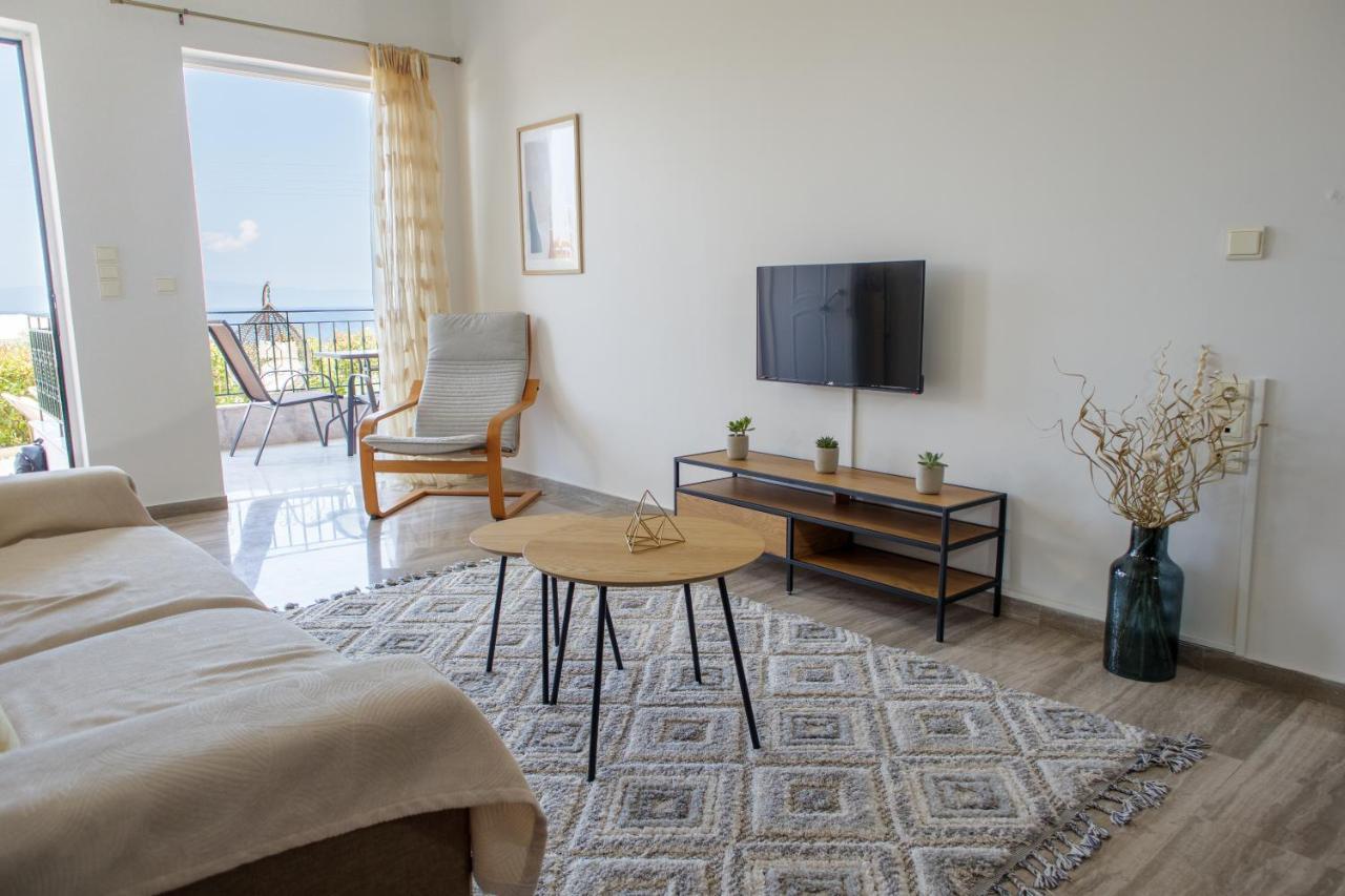 Almyros Aktis Seaview Apartment Kalamata Exterior photo