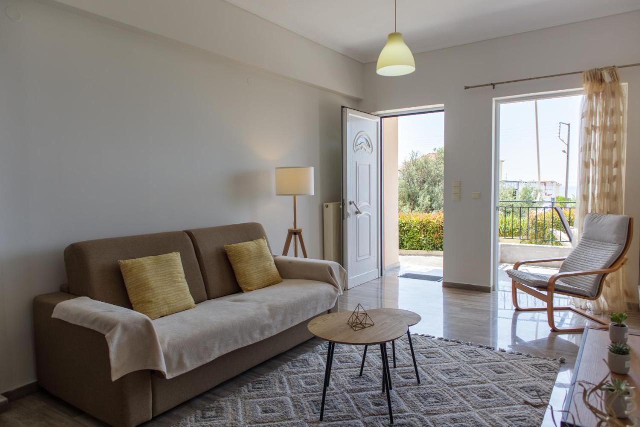 Almyros Aktis Seaview Apartment Kalamata Exterior photo