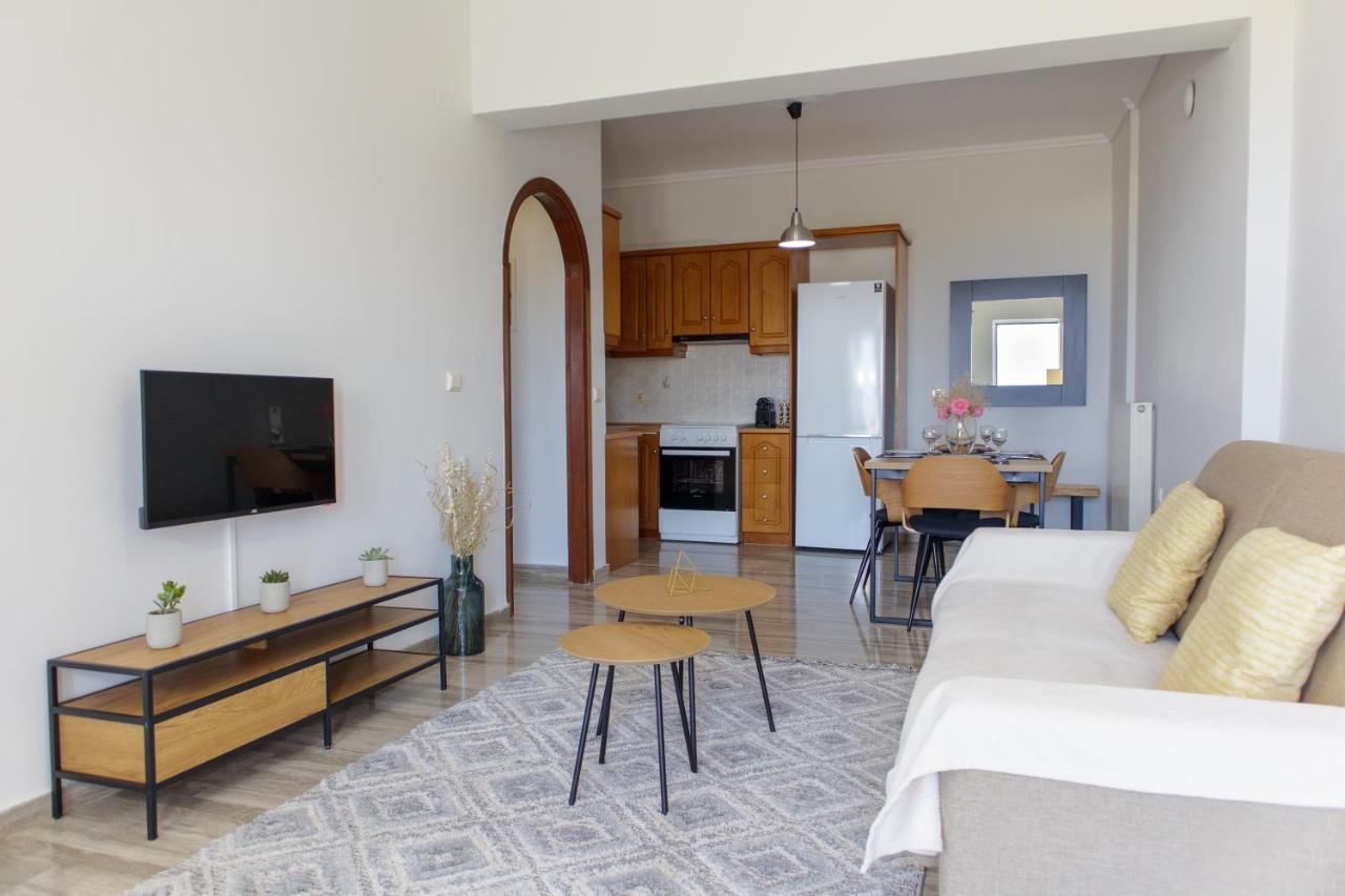 Almyros Aktis Seaview Apartment Kalamata Exterior photo