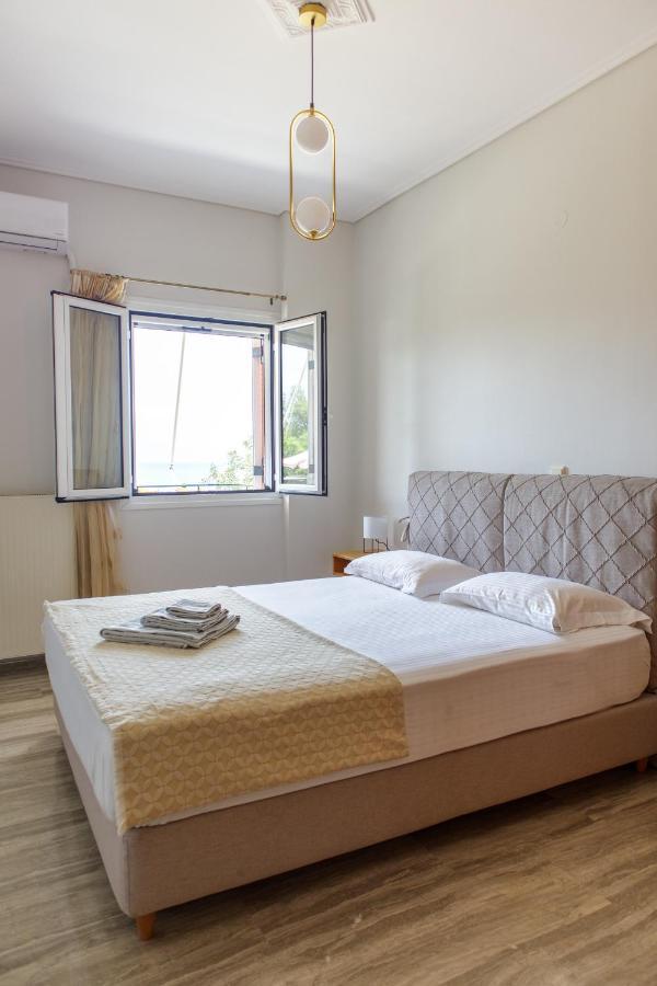 Almyros Aktis Seaview Apartment Kalamata Exterior photo