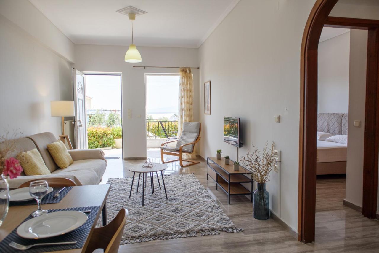 Almyros Aktis Seaview Apartment Kalamata Exterior photo