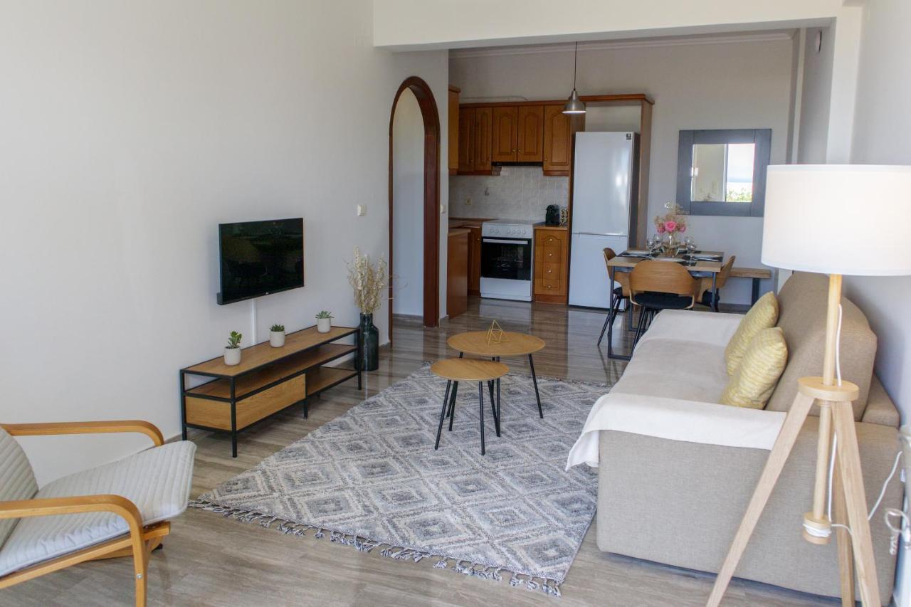 Almyros Aktis Seaview Apartment Kalamata Exterior photo